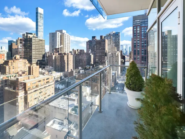 310 East 53rd Street 18A image 1 of 17