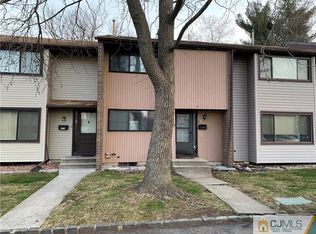 477 Livingston Dr, East Windsor, NJ 08520