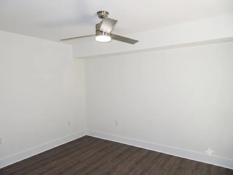 1700 Embassy Dr #708 — Photo 12