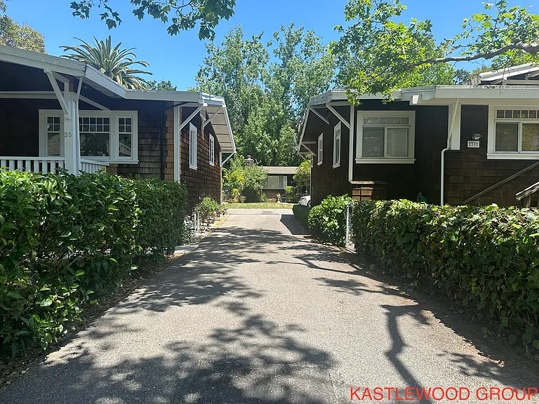 35 Poplar Ave — Photo 3