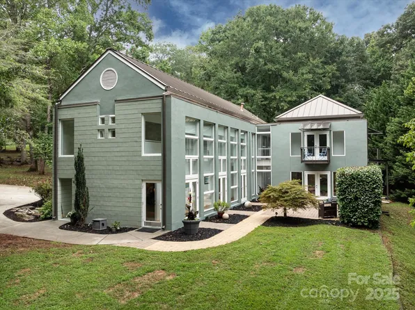 1227 Jules Ct, Charlotte, NC 28226