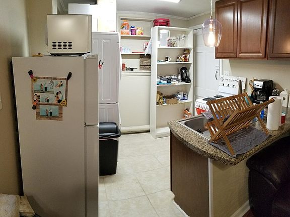 4th image of 318 N College St APT A