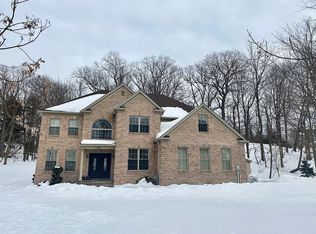 72 Colonial Rd, Wayne, NJ 07470