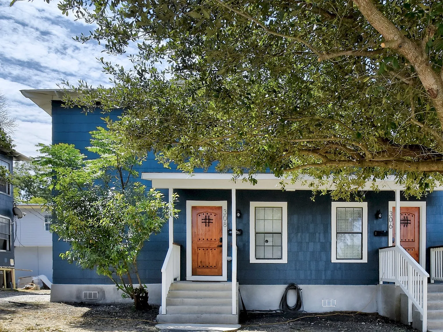 2 bed, 850 sqft, $1,355 — Photo 1