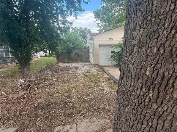 223 Eaton Ave, Braman, OK 74632