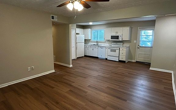 3rd image of 10311 Waycross Ave