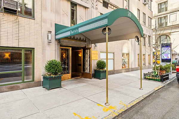 Sold by Compass | media 10