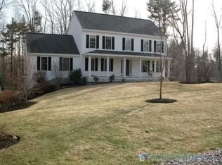10 Meadowwood Rd, Kingston, NH 03848