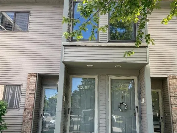 42597 Lilley Pointe Dr #90, Canton, MI 48187