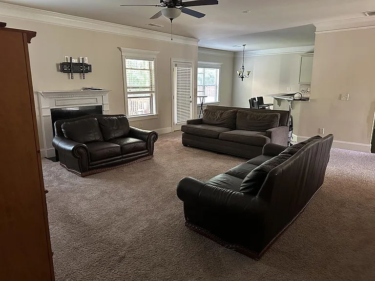 Ashbury Cir — Photo 4