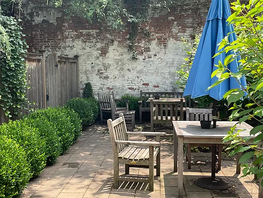 Rented by Douglas Elliman | media 22