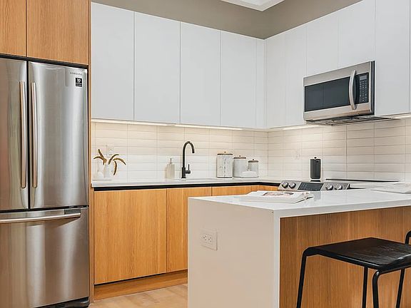 4th image of 420 Gates Ave APT 3F