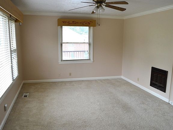 3rd image of 1040 Davidson Dr
