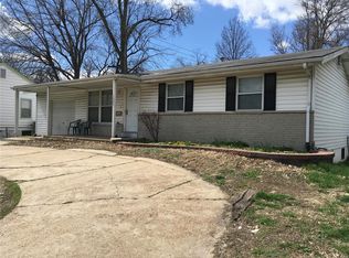 1325 Patterson Rd, Florissant, MO 63031