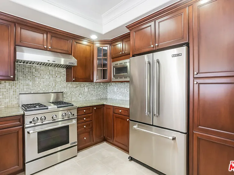 12026 Hoffman St #402 — Photo 16