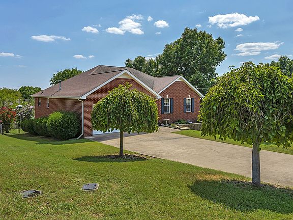 3rd image of 214 Priest View Dr