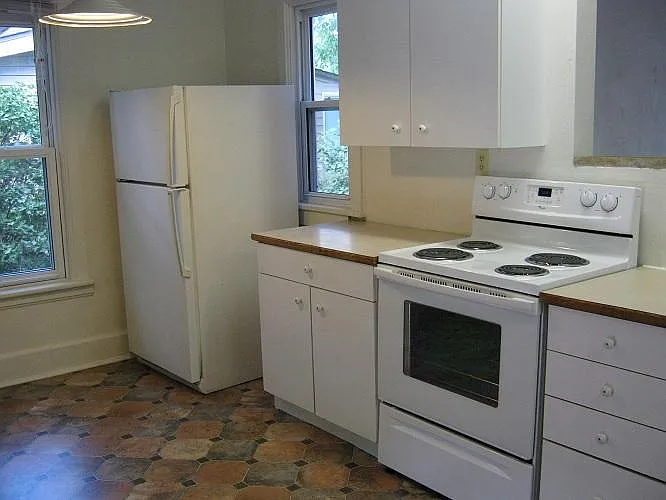 2 bed, 850 sqft, $2,695 — Photo 3