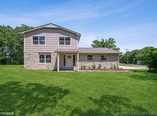 1066 Skyline Dr, Pawhuska, OK 74056