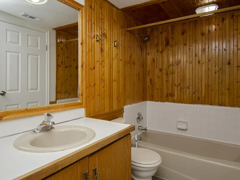 1113 Country Hills Dr #D1 — Photo 7