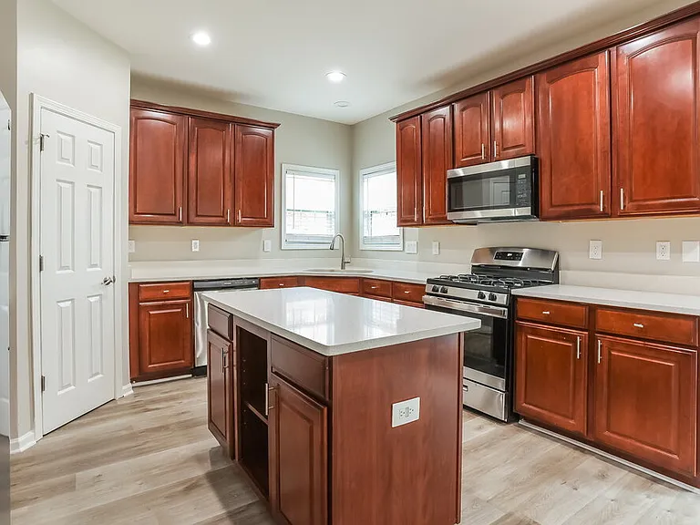 7139 Thoreau Cir — Photo 9