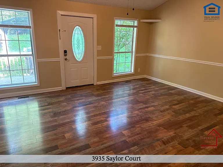 3935 Saylor Ct — Photo 6