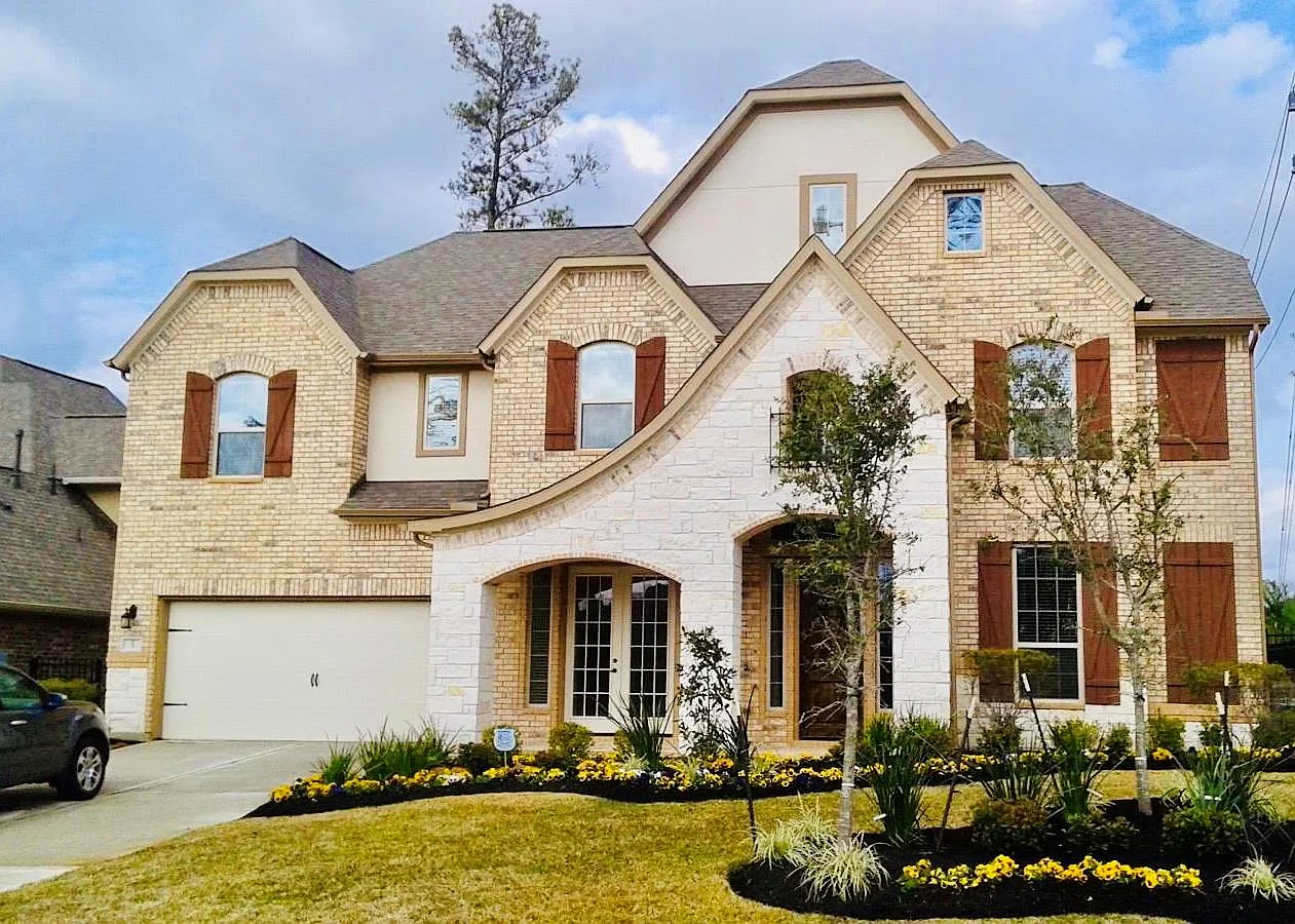 4 bed, 3.5 bath, 3677 sqft, $3,995 — Photo 1