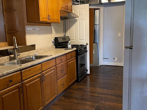 4th image of 2915 S Emerald Ave #1F
