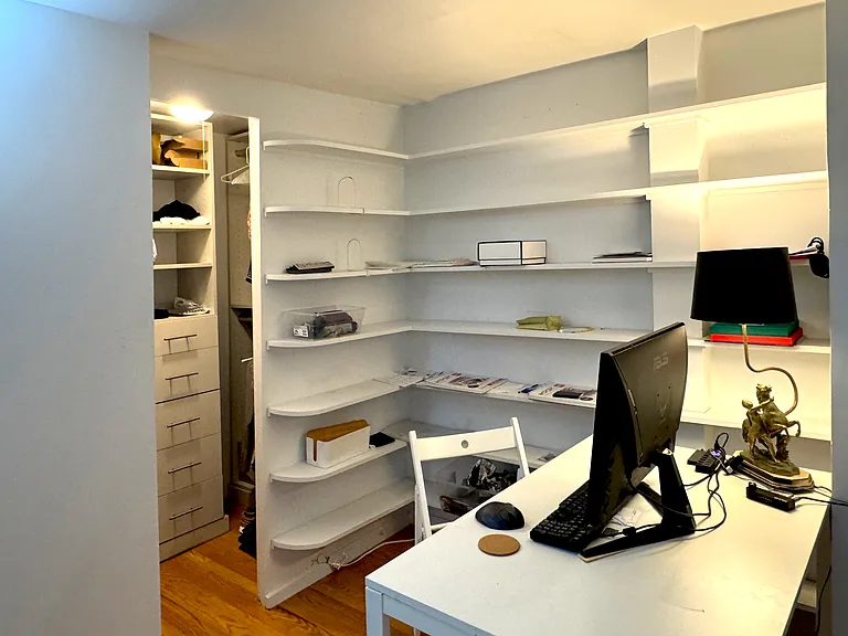 459 W 24th St #1 — Photo 13