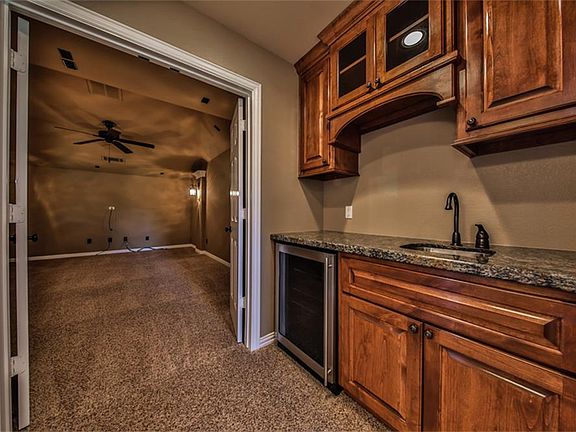 5th image of 154 N Almondell Way