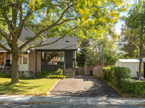 35 Chapman Ave, Toronto, ON M4B 1C4
