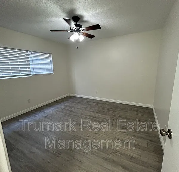 1811 Huntington Dr #2 — Photo 3