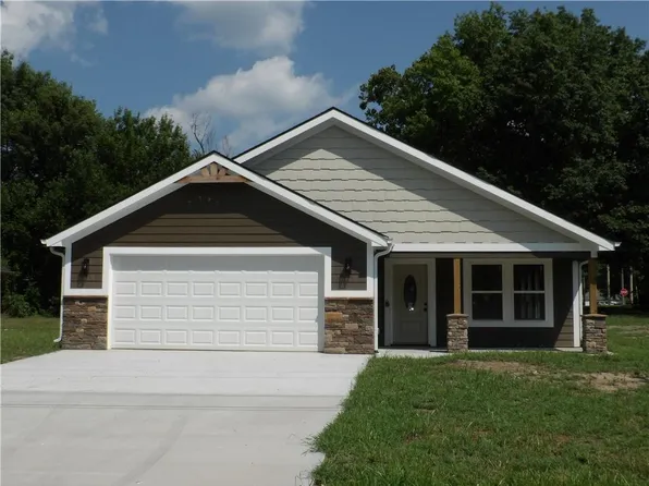 1105 S Olive St, Kingsville, MO 64061