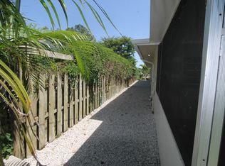 525 108th Ave N, Naples, FL 34108