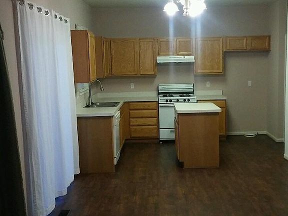 5th image of 867 Canyon Creek Dr