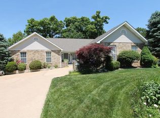 1660 Ivy Chase Ln, Fenton, MO