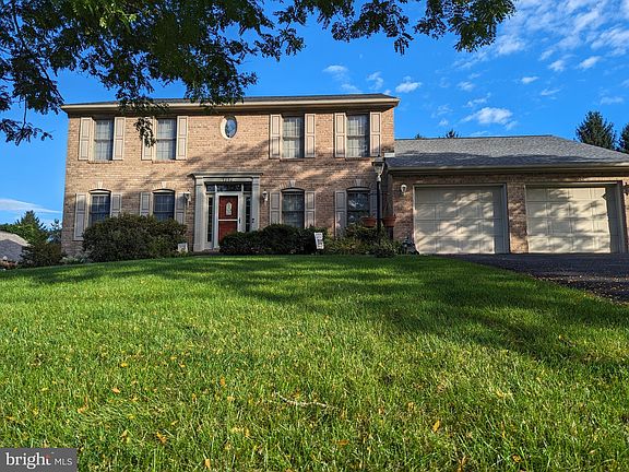 2nd image of 1712 Cambridge Dr