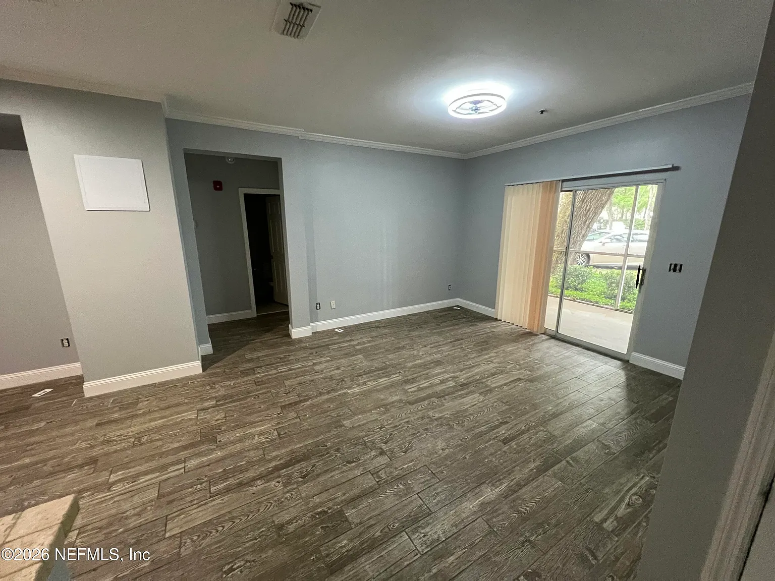 2 bed, 2.0 bath, 1065 sqft, $1,900 — Photo 2