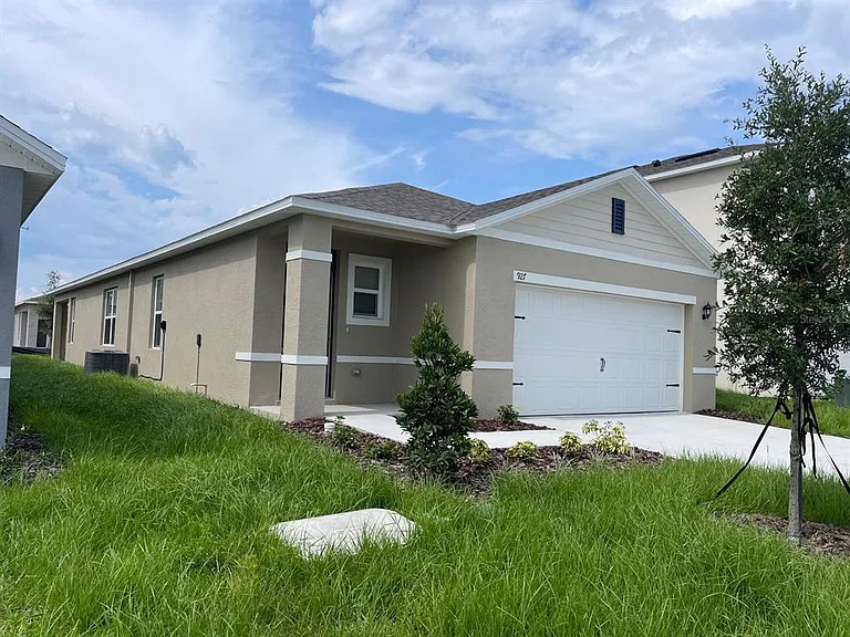 927 Waterfall Blvd — Photo 1