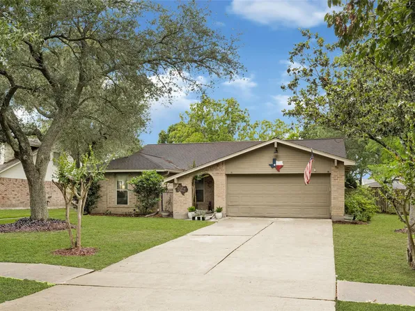 1101 Killarney Ave, Friendswood, TX 77546