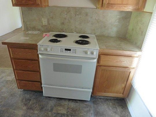 4th image of 314 SW J St