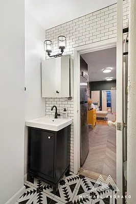 Rented by Cooper & Cooper Real Estate | media 19