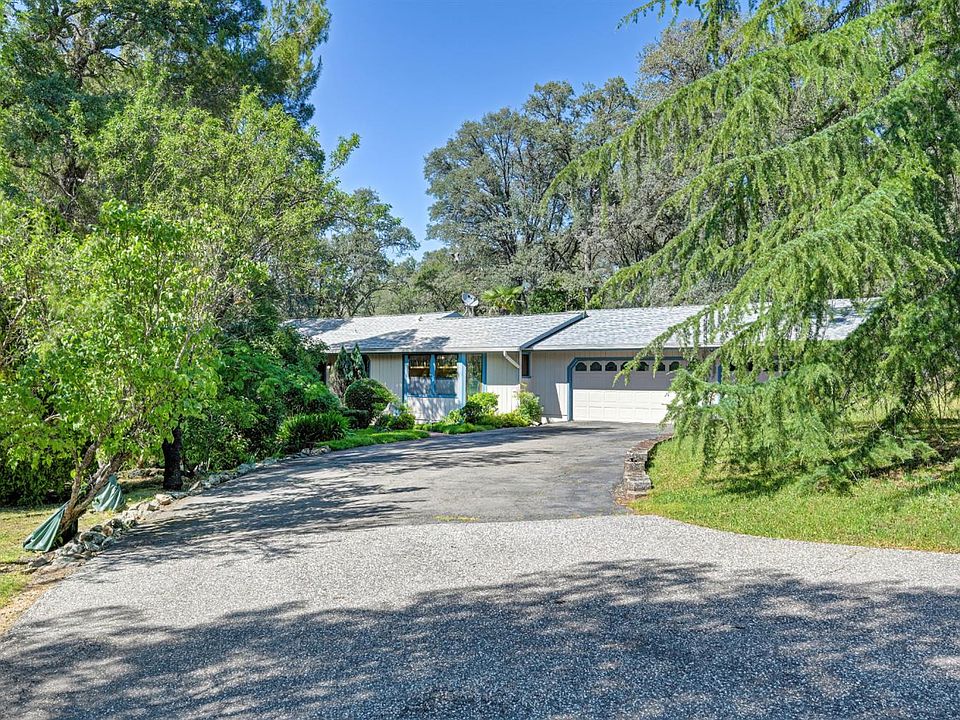 1st image of 4220 Miller Oak Dr