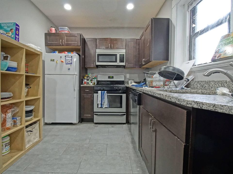 2nd image of 9 Upland Rd #P5