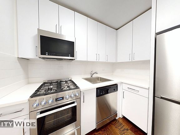 3rd image of 240 E 82nd St #20FG
