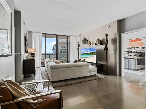 88 SW 7th St APT 3909, Miami, FL 33130