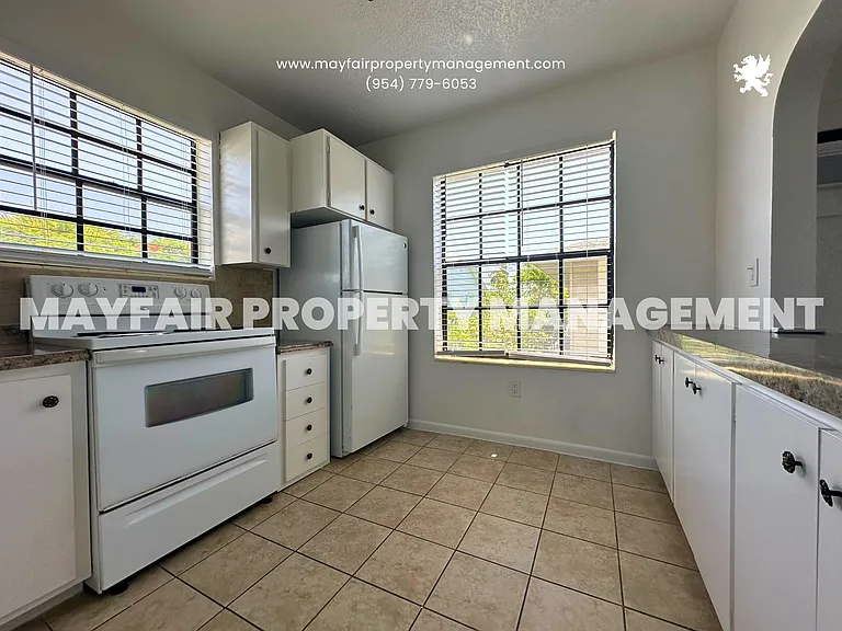 306 2nd Ave S #9 — Photo 2