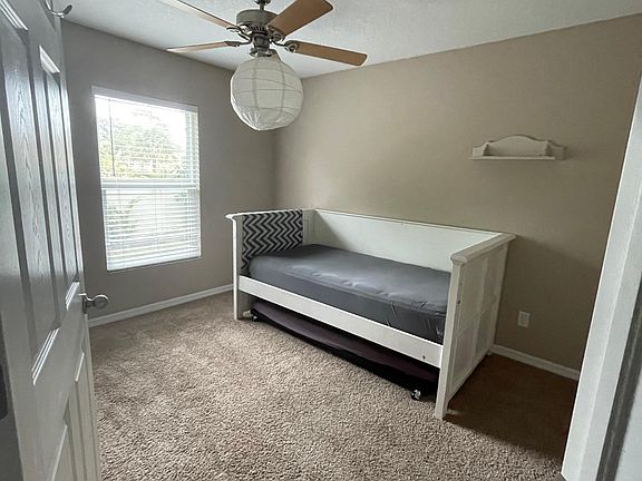 4th image of 721 NW Blvd N #0