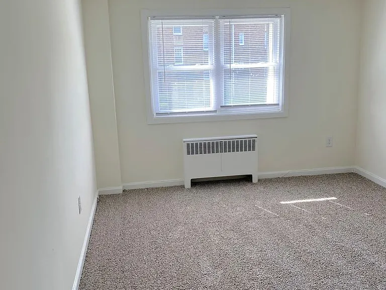 Penzel Manor Apartments — Photo 9