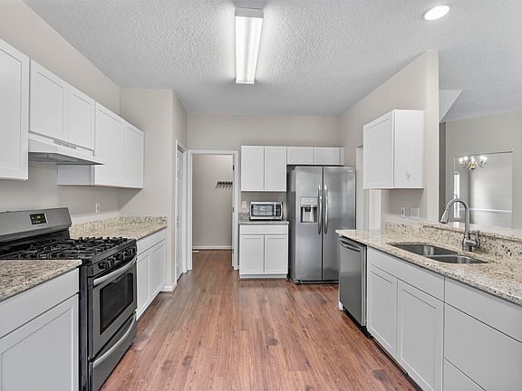 3rd image of 210 Kingston Forest Dr