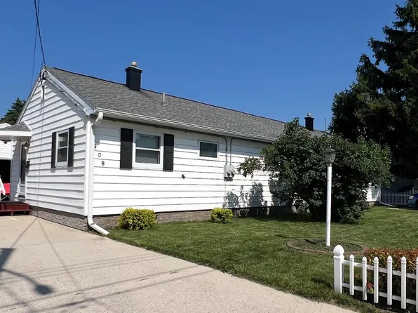 908 South 36th STREET #906, Manitowoc, WI 54220